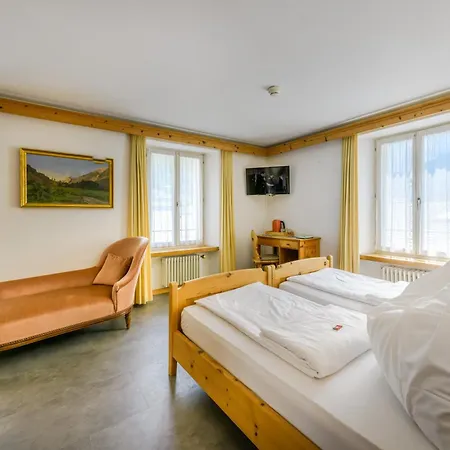 Suisse, Charming Alpine Hotell 3*