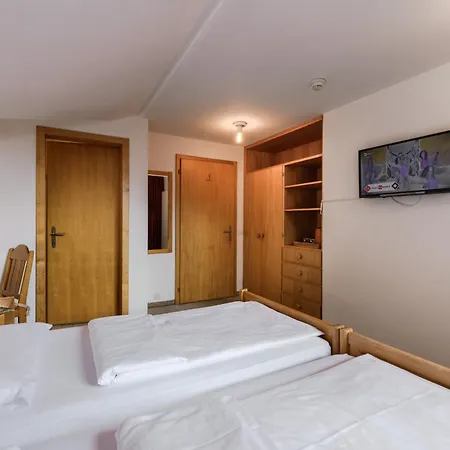 Suisse, Charming Alpine 3* פוסקיאבו