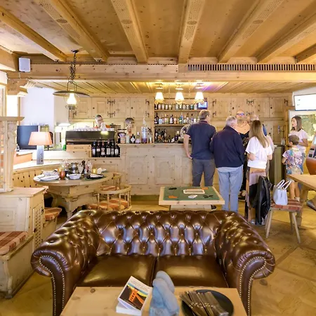 Suisse, Swiss Alpine Charm Hotel 3*