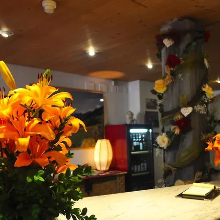 Hotel Suisse & Traditional Fondue Stube Poschiavo
