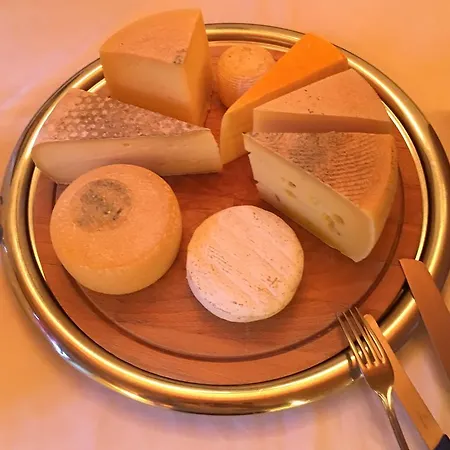 Suisse & Traditional Fondue Stube Poschiavo