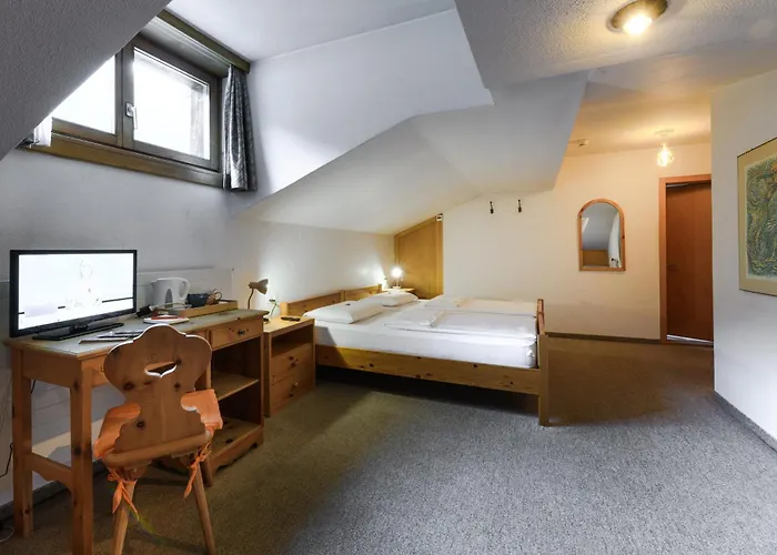 Suisse, Charming Alpine Poschiavo