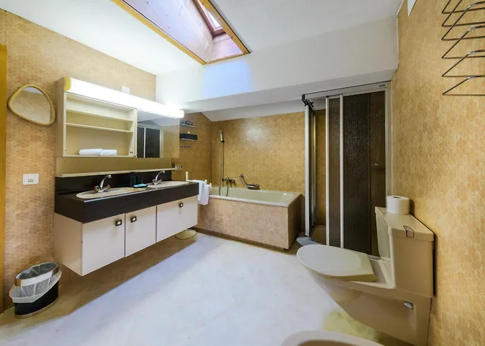 Szálloda Suisse, Charming Alpine